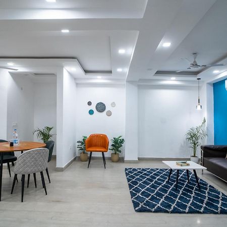 גורגאון Flxho Uno - Serviced Apartment & Rooms - Golf Course Road מראה חיצוני תמונה