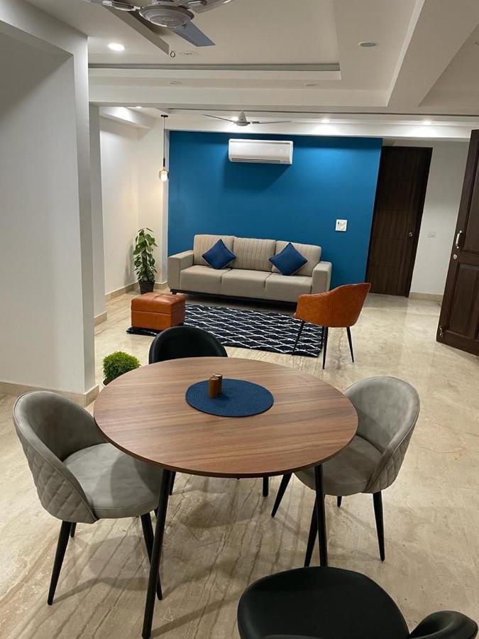 גורגאון Flxho Uno - Serviced Apartment & Rooms - Golf Course Road מראה חיצוני תמונה