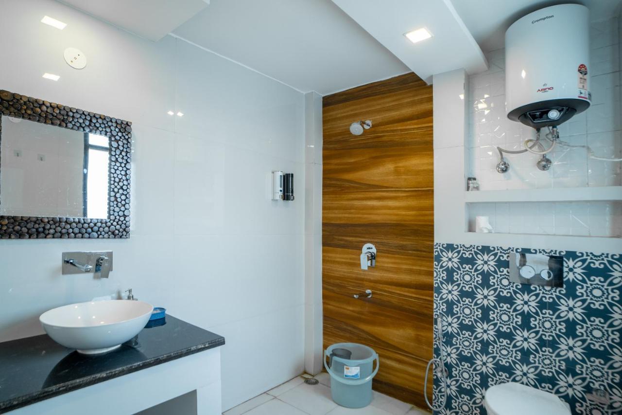 גורגאון Flxho Uno - Serviced Apartment & Rooms - Golf Course Road מראה חיצוני תמונה
