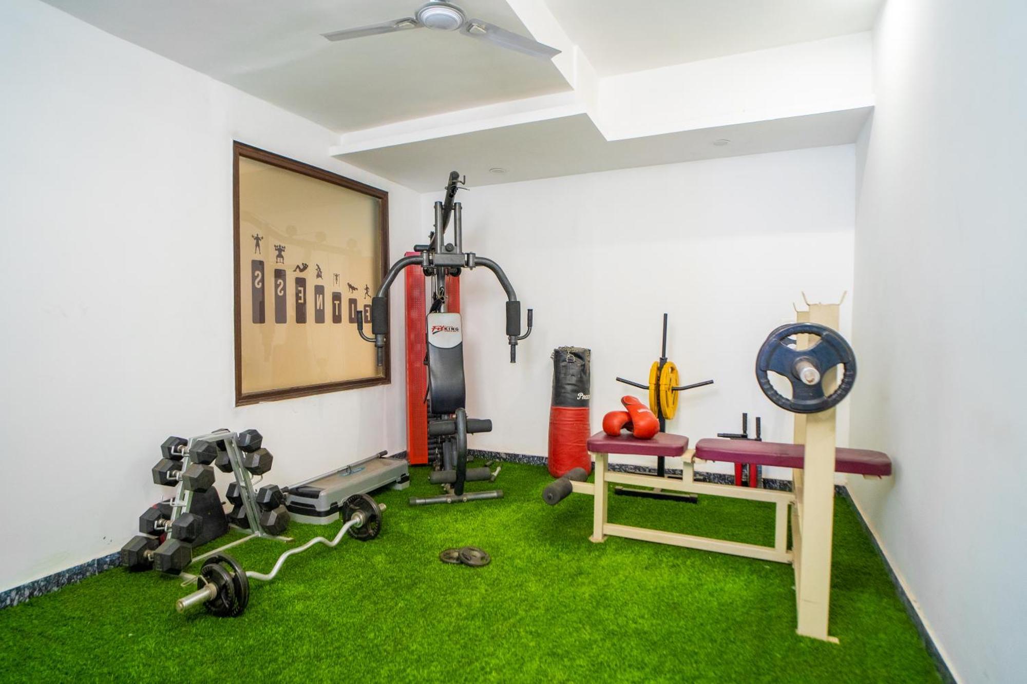 גורגאון Flxho Uno - Serviced Apartment & Rooms - Golf Course Road מראה חיצוני תמונה